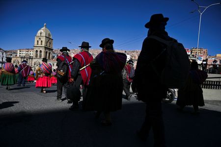 tagreuters.com2025binary_LYNXMPEL760QM-VIEWIMAGE