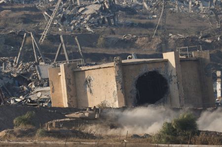 tagreuters.com2025binary_LYNXMPEL7Q0TL-VIEWIMAGE