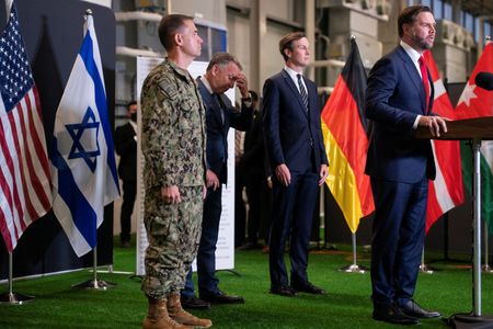 tagreuters.com2025binary_LYNXMPEL9K0TD-VIEWIMAGE