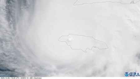 tagreuters.com2025binary_LYNXMPEL9R192-VIEWIMAGE