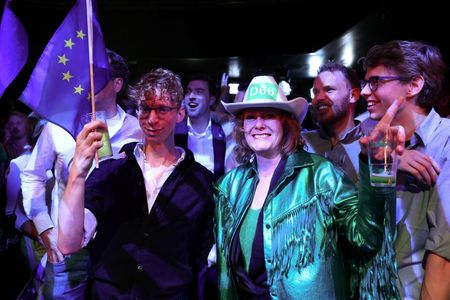 tagreuters.com2025binary_LYNXMPEL9S18M-VIEWIMAGE