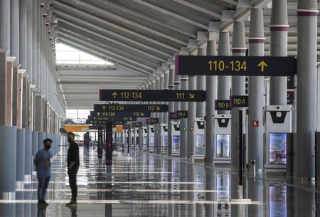 tagreuters.com2025binary_LYNXMPEL9T00W-VIEWIMAGE