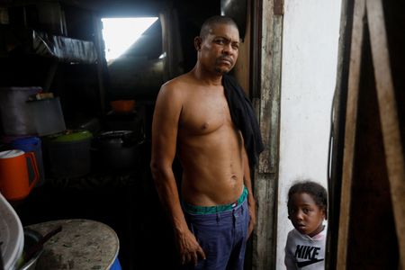 tagreuters.com2025binary_LYNXMPEL9U012-VIEWIMAGE