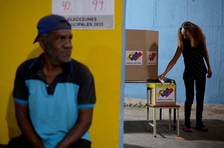 tagreuters.com2025binary_LYNXMPEL9U0XF-VIEWIMAGE