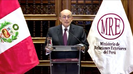 tagreuters.com2025binary_LYNXMPELA305B-VIEWIMAGE