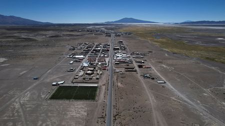 tagreuters.com2025binary_LYNXMPELAC0IY-VIEWIMAGE