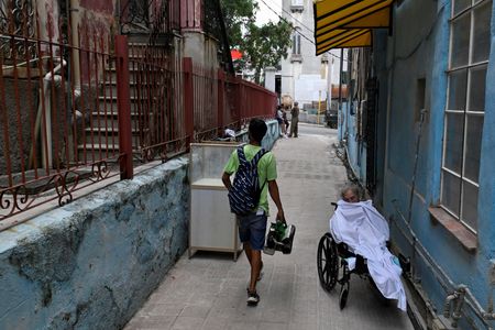 tagreuters.com2025binary_LYNXMPELAD024-VIEWIMAGE