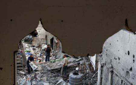 tagreuters.com2025binary_LYNXMPELAN020-VIEWIMAGE