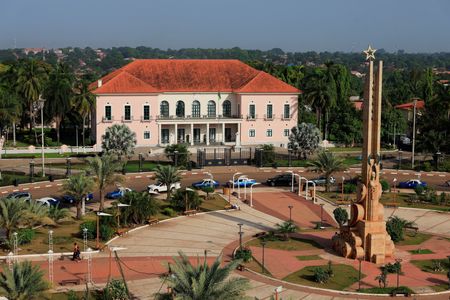 tagreuters.com2025binary_LYNXMPELAP11O-VIEWIMAGE