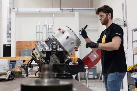 tagreuters.com2025binary_LYNXNPEL0N0G4-VIEWIMAGE