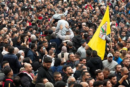 tagreuters.com2025binary_LYNXNPEL0O069-VIEWIMAGE