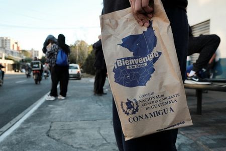 tagreuters.com2025binary_LYNXNPEL0R05B-VIEWIMAGE