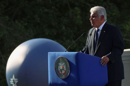 tagreuters.com2025binary_LYNXNPEL0U0QV-VIEWIMAGE