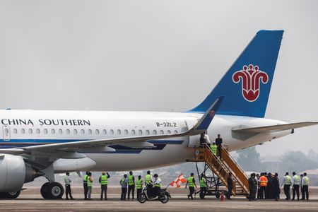 tagreuters.com2025binary_LYNXNPEL1J077-VIEWIMAGE