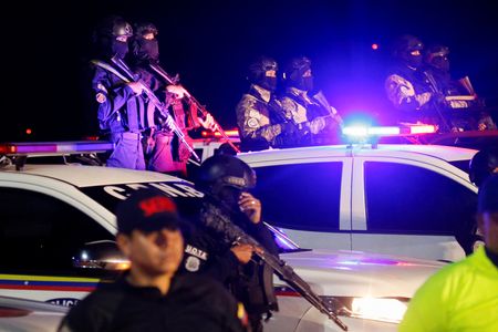 tagreuters.com2025binary_LYNXNPEL1K06B-VIEWIMAGE