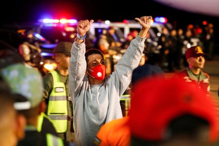 tagreuters.com2025binary_LYNXNPEL1K06E-VIEWIMAGE