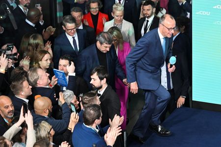 tagreuters.com2025binary_LYNXNPEL1M0A3-VIEWIMAGE