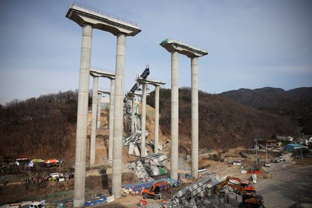 tagreuters.com2025binary_LYNXNPEL1O03H-VIEWIMAGE