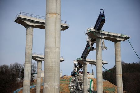 tagreuters.com2025binary_LYNXNPEL1O03I-VIEWIMAGE