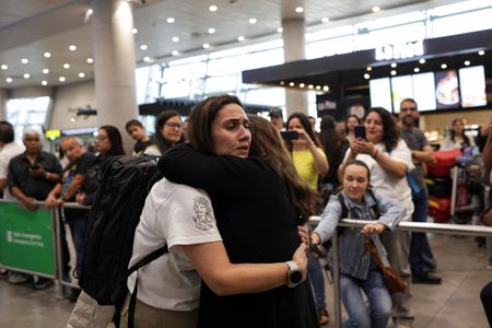 tagreuters.com2025binary_LYNXNPEL1O0KI-VIEWIMAGE