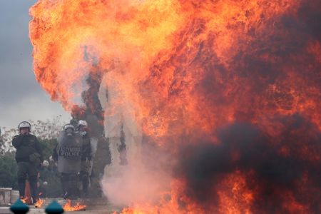 tagreuters.com2025binary_LYNXNPEL1R0JL-VIEWIMAGE