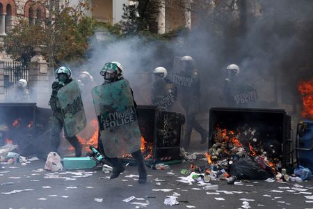 tagreuters.com2025binary_LYNXNPEL1R0JN-VIEWIMAGE