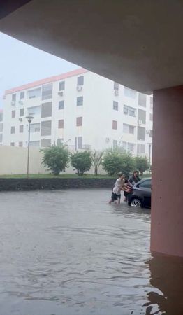 tagreuters.com2025binary_LYNXNPEL1R0KS-VIEWIMAGE