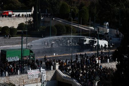 tagreuters.com2025binary_LYNXNPEL1R0M4-VIEWIMAGE