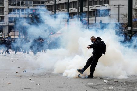 tagreuters.com2025binary_LYNXNPEL1R0MI-VIEWIMAGE