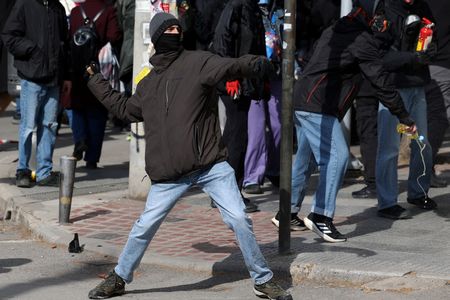 tagreuters.com2025binary_LYNXNPEL1R0NU-VIEWIMAGE