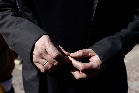 tagreuters.com2025binary_LYNXNPEL21065-VIEWIMAGE