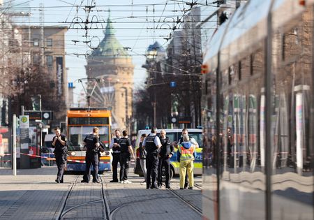 tagreuters.com2025binary_LYNXNPEL220KP-VIEWIMAGE