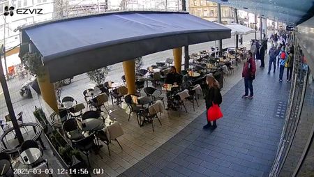 tagreuters.com2025binary_LYNXNPEL220R5-VIEWIMAGE