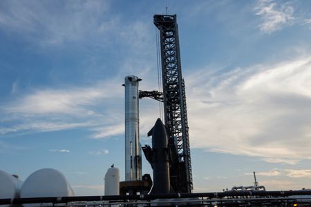 tagreuters.com2025binary_LYNXNPEL23003-VIEWIMAGE