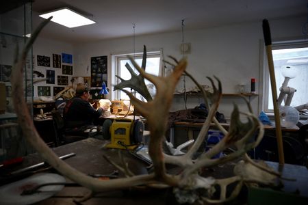 tagreuters.com2025binary_LYNXNPEL260EX-VIEWIMAGE