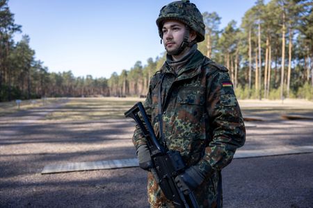 tagreuters.com2025binary_LYNXNPEL260P9-VIEWIMAGE