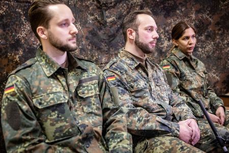 tagreuters.com2025binary_LYNXNPEL260PE-VIEWIMAGE