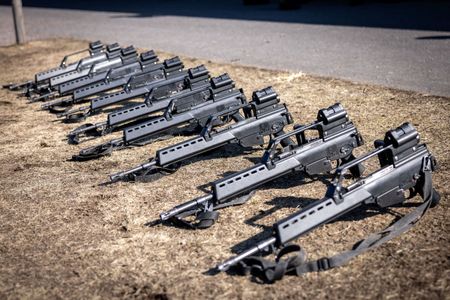 tagreuters.com2025binary_LYNXNPEL260PI-VIEWIMAGE