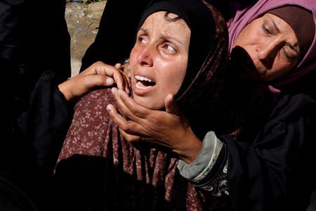 tagreuters.com2025binary_LYNXNPEL2M053-VIEWIMAGE