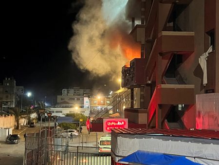 tagreuters.com2025binary_LYNXNPEL2N04R-VIEWIMAGE