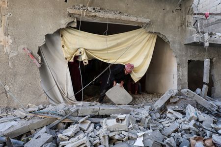 tagreuters.com2025binary_LYNXNPEL2O0C9-VIEWIMAGE