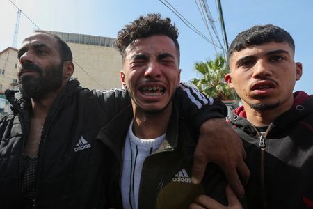 tagreuters.com2025binary_LYNXNPEL2O0CA-VIEWIMAGE