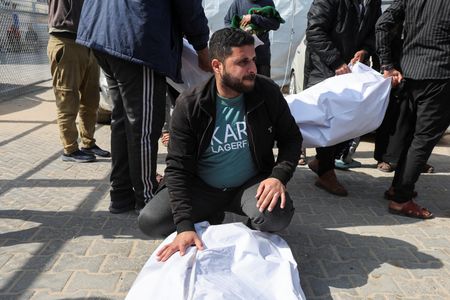 tagreuters.com2025binary_LYNXNPEL2O0CB-VIEWIMAGE