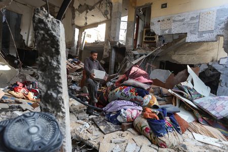 tagreuters.com2025binary_LYNXNPEL2O0CG-VIEWIMAGE