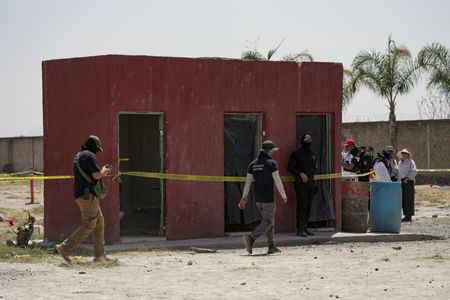 tagreuters.com2025binary_LYNXNPEL2O10H-VIEWIMAGE