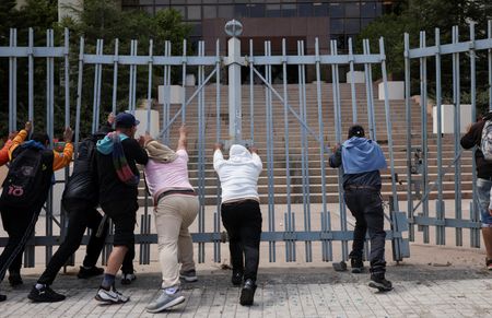 tagreuters.com2025binary_LYNXNPEL2O11C-VIEWIMAGE