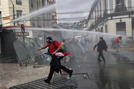 tagreuters.com2025binary_LYNXNPEL2O11D-VIEWIMAGE