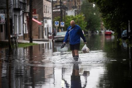 tagreuters.com2025binary_LYNXNPEL2Q0DP-VIEWIMAGE