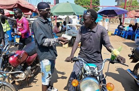 tagreuters.com2025binary_LYNXNPEL2Q0UK-VIEWIMAGE