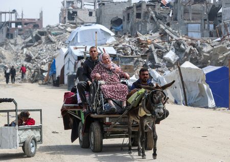 tagreuters.com2025binary_LYNXNPEL2R0E8-VIEWIMAGE